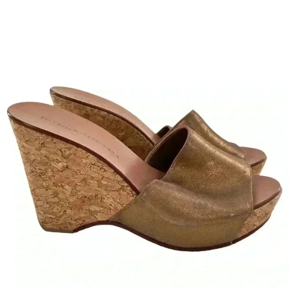 Diane Von Furstenberg sandals 7 bronze metallic leather platform vintage 90s Y2k